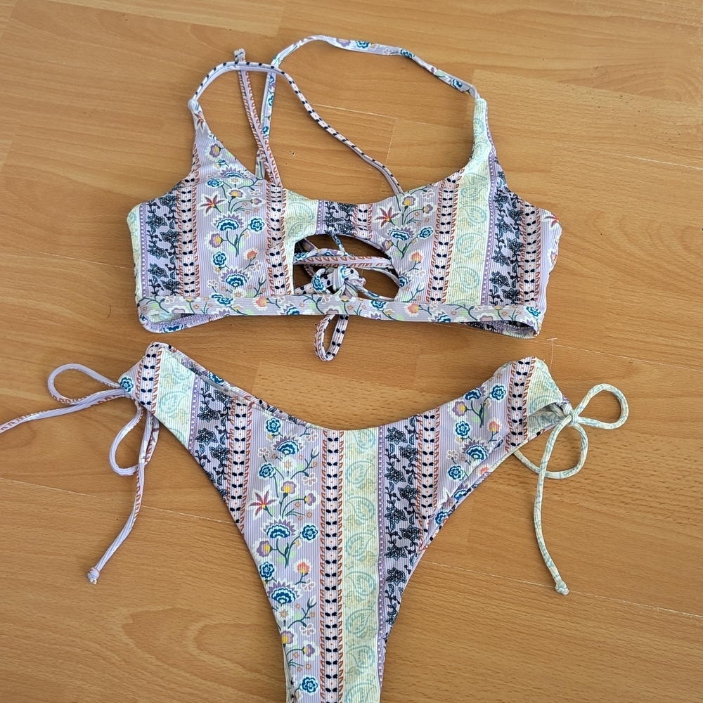 ROMWE Pink and Blue Bikini Set with Athletic Design *New Without Tags* - Picture 4 of 5